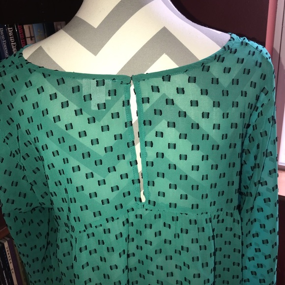Merona Sheer Green Long Sleeve Blouse Size Large - Picture 4 of 6